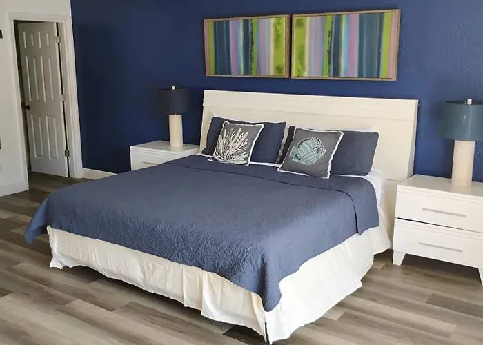 Beach Getaway 4Min Walk To The Beach, Water Views On Every Floor, Boat Dock, Free Parking * Clearwater Beach