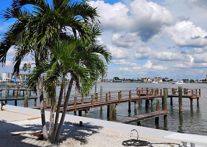 Beach Getaway 4Min Walk To The Beach, Water Views On Every Floor, Boat Dock, Free Parking