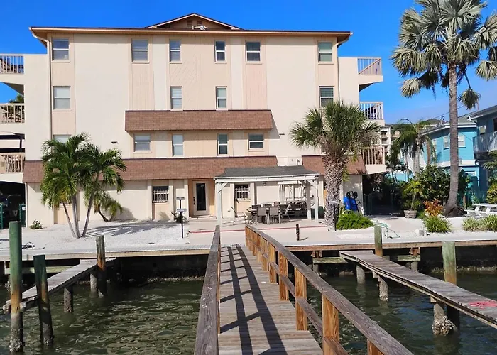Ferienhaus Beach Getaway 4Min Walk To The Beach, Water Views On Every Floor, Boat Dock, Free Parking *