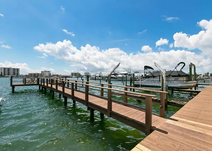 Beach Getaway 4Min Walk To The Beach, Water Views On Every Floor, Boat Dock, Free Parking *